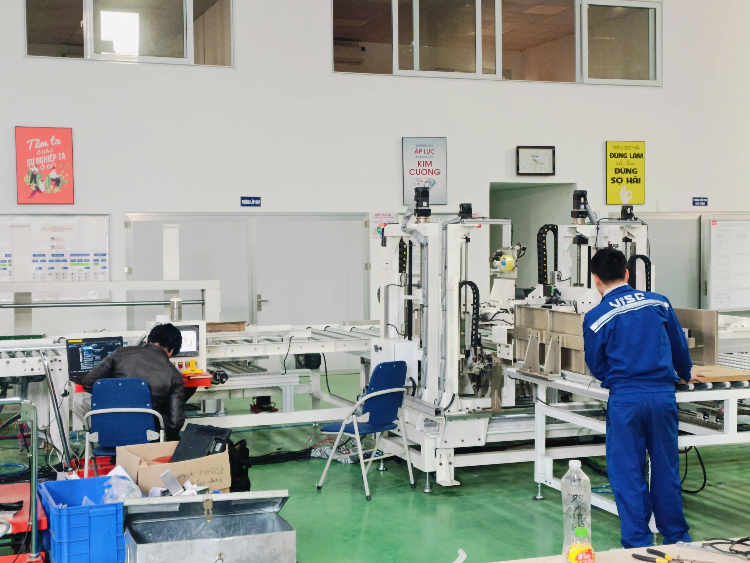 Kỹ thuật viên lập trình điện